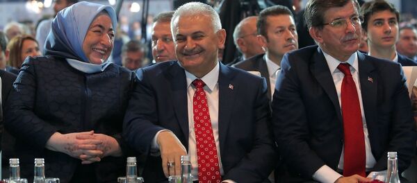 Semiha Yıldırım - Binali Yıldırım - Ahmet Davutoğlu Semiha Yıldırım - Binali Yıldırım - Ahmet Davutoğlu - Sputnik Türkiye