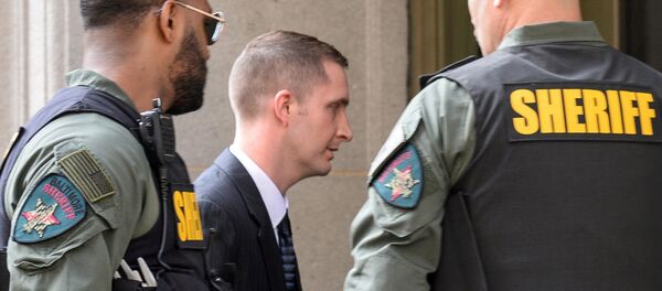 Freddie Gray’in ölümüyle alakalı olarak hakkında dört farklı dava açılan polis memuru Edward Nero - Sputnik Türkiye