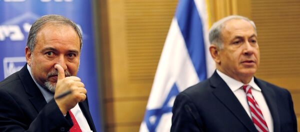 Avigdor Lieberman - Benyamin Netanyahu - Sputnik Türkiye