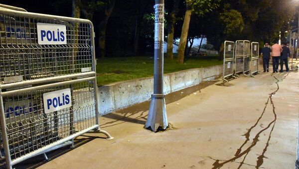Gezi Parkı'na polis bariyerleri getirildi - Sputnik Türkiye