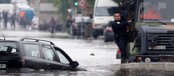 Fransa sel - Sputnik Türkiye