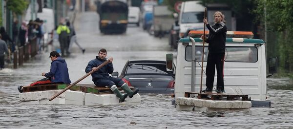 Fransa sel - Sputnik Türkiye