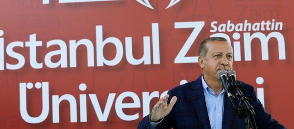 Cumhurbaşkanı Recep Tayyip Erdoğan, Sabahattin Zaim Üniversitesi’nde düzenlenen mezuniyet törenine katıldı. - Sputnik Türkiye