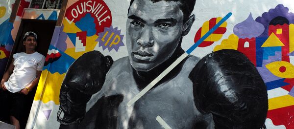 Muhammed Ali için doğduğu Louisville kentinde çizilen bir duvar resmi - Sputnik Türkiye