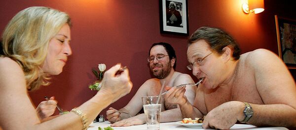 Londra’nın ilk çıplaklar restoranı hizmete açıldı. - Sputnik Türkiye