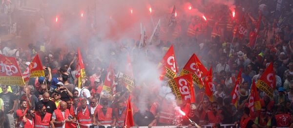 Fransa çalışma yasası protesto - Sputnik Türkiye