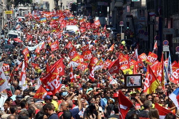 Fransa çalışma yasası protesto - Sputnik Türkiye