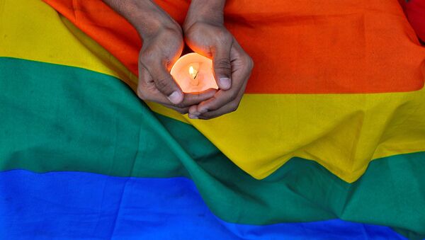 Orlando saldırısında hayatını kaybedenler için birçok yerde anma düzenlendi. - Sputnik Türkiye