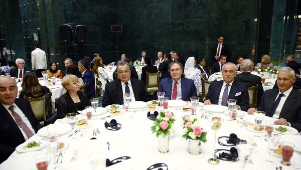 Rusya'nın Ankara Büyükelçisi Andrey Karlov, Cumhurbaşkanı Recep Tayyip Erdoğan'ın iftar davetine katıldı. - Sputnik Türkiye