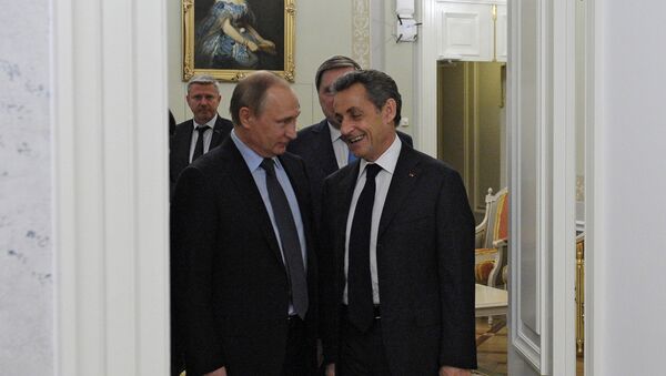 Rusya Devlet Başkanı Vladimir Putin- Eski Fransa Cumhurbaşkanı Nicolas Sarkozy - Sputnik Türkiye