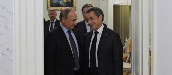 Rusya Devlet Başkanı Vladimir Putin- Eski Fransa Cumhurbaşkanı Nicolas Sarkozy - Sputnik Türkiye