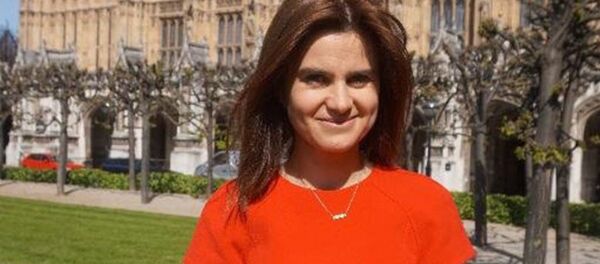 İngiltere'de İşçi Partili milletvekili Jo Cox, silahlı saldırıda yaralandı. - Sputnik Türkiye
