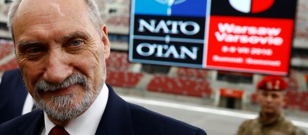 Polonya Savunma Bakanı Antoni Macierewicz - Sputnik Türkiye