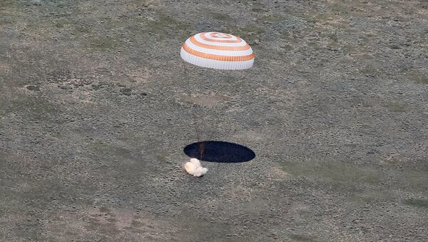 Soyuz Dünya'ya döndü - Sputnik Türkiye