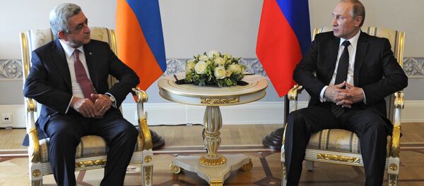 Rusya Devlet Başkanı Vladimir Putin- Ermenistan Devlet Başkanı Serj Sarkisyan - Sputnik Türkiye