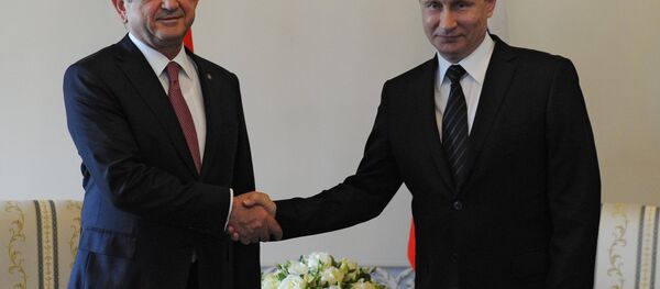 Rusya Devlet Başkanı Vladimir Putin- Ermenistan Devlet Başkanı Serj Sarkisyan - Sputnik Türkiye