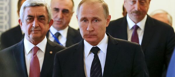 Rusya Devlet Başkanı Vladimir Putin, Azerbaycan Cumhurbaşkanı İlham Aliyev ve Ermenistan Devlet Başkanı Serj Sarkisyan, Saint Petersburg'da bir araya geldi. - Sputnik Türkiye