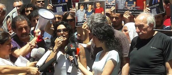 Hilal Nesin - Sputnik Türkiye