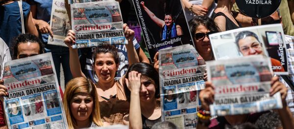 Özgür Gündem - Sputnik Türkiye