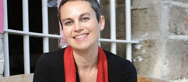 Esra Mungan - Sputnik Türkiye