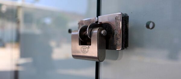 Belek ve bölgesindeki diğer turizm merkezleri Kadriye ve Boğazkent'te taksiciler kontak kapattı, esnaf öğle saatlerine kadar dükkânlarını açmadı. - Sputnik Türkiye