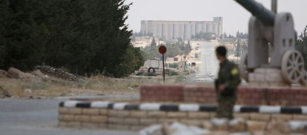 Demokratik Suriye Güçleri Menbiç'te. Demokratik Suriye Güçleri Menbiç'te. - Sputnik Türkiye