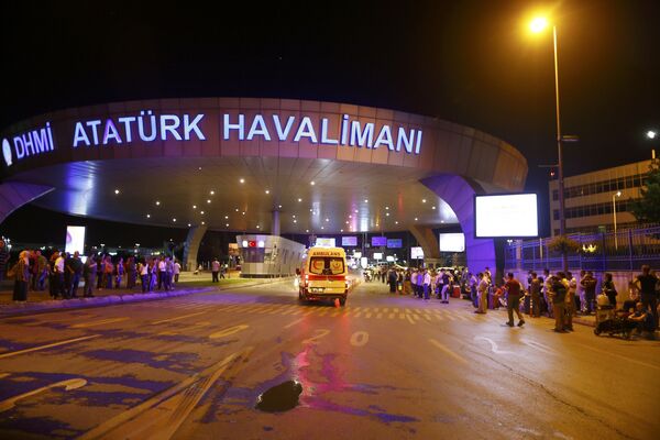 İstanbul Atatürk Havalimanı'nda patlama - Sputnik Türkiye