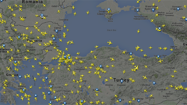 Saldırının ardından İstanbul'un üzerinde yoğun bir uçak trafiği oluştu. - Sputnik Türkiye