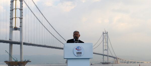 Başbakan Binali Yıldırım, Osmangazi Köprüsü açılış töreninde konuşma yaptı. - Sputnik Türkiye