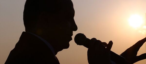 Cumhurbaşkanı Recep Tayyip Erdoğan, Gebze-Orhangazi-İzmir Otoyolu Projesi'nin en büyük ayağını oluşturan Osmangazi Köprüsü'nün Dilovası kesiminde düzenlenen açılış törenine katılarak konuşma yaptı. - Sputnik Türkiye