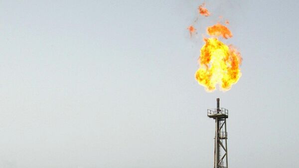 İran'ın güneybatısında yer alan Ahvaz kentine bağlı Mahşehr ilçesindeki Bu Ali Sina petrokimya tesisinde yangın çıktı. - Sputnik Türkiye