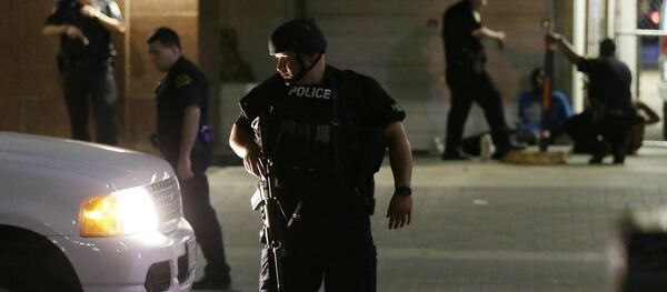 Dallas'ta polise saldırı - Sputnik Türkiye