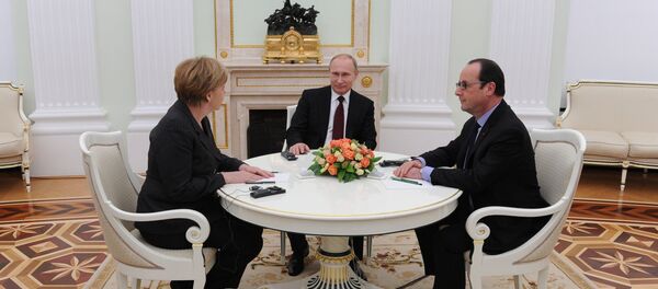 Rusya Devlet Başkanı Vladimir Putin, Almanya Başbakanı Angela Merkel ve Fransa Başbakanı François Hollande - Sputnik Türkiye