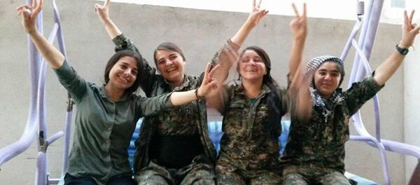 Yezidi kadınlar IŞİD’e karşı eline silah aldı Yezidi kadınlar IŞİD’e karşı eline silah aldı - Sputnik Türkiye