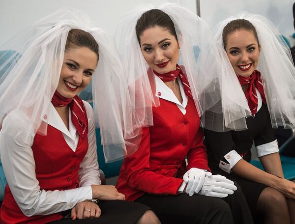 Yüksek hostes modası Moskova'da - Sputnik Türkiye