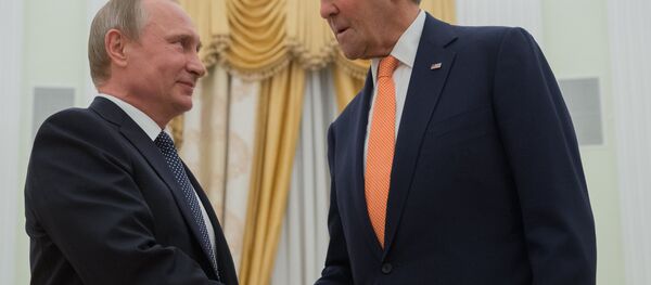 Rusya Devlet Başkanı Vladimir Putin - ABD Dışişleri Bakanı John Kerry - Sputnik Türkiye