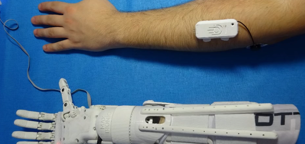 Rus mühendis Maksim Lyaşko, 3D yazıcılar yardımıyla dünyada eşi benzeri olmayan biyonik bir el üretti. - Sputnik Türkiye