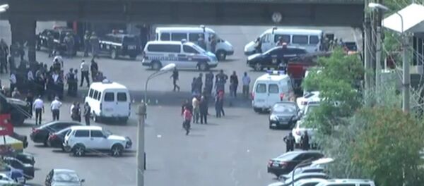 Erivan’da polis karargahına saldırı - Sputnik Türkiye