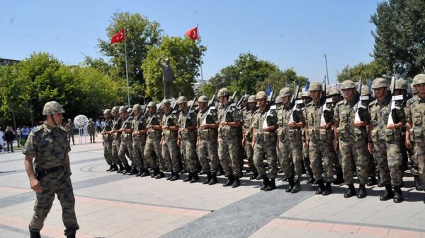 Hava Harp Okulu öğrencileri, yaz eğitim kampı için 13 Temmuz günü Cemile Ketenci gemisiyle Yalova’ya gelmişti. 700 öğrenci Yalova Hava Meydan Komutanlığı’nda 5 hafta boyunca sürecek 2016 yılı Tatbiki Eğitim Kampına katılmıştı. - Sputnik Türkiye