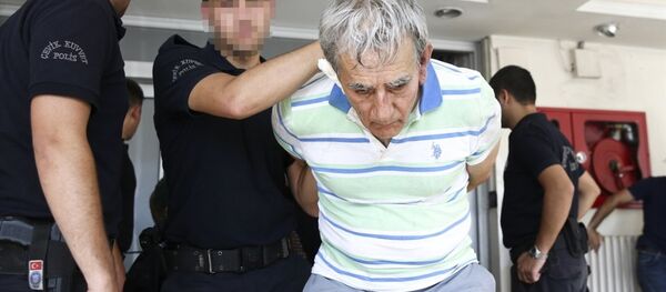 Eski Hava Kuvvetleri Komutanı Akın Öztürk, darbe girişimiyle ilgili soruşturma kapsamında gözaltına alındı. - Sputnik Türkiye