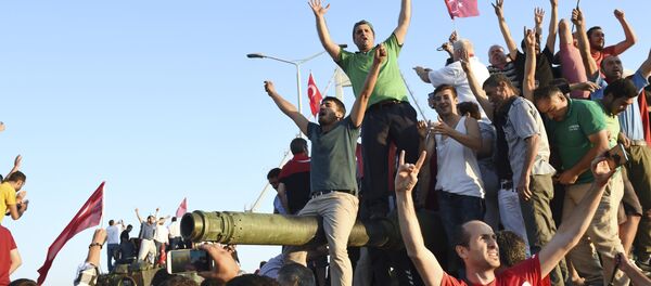 16 Temmuz sabahı Boğaziçi Köprüsü - Sputnik Türkiye