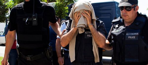 Yunanistan'a kaçan 8 askere 2'şer ay hapis cezası - Sputnik Türkiye