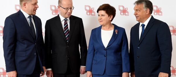 Vişegrad Grubu ülkeleri başbakanları. (Slovakya-Robert Fico, Çekya-Bohuslav Sobotka, Polonya-Beata Szydlo ve Macaristan-Viktor Orban) - Sputnik Türkiye