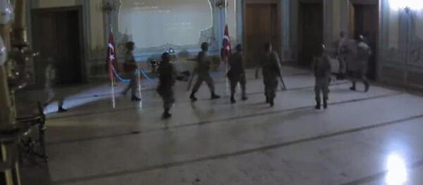 İstanbul Valiliği'nin işgali güvenlik kamerasında - Sputnik Türkiye