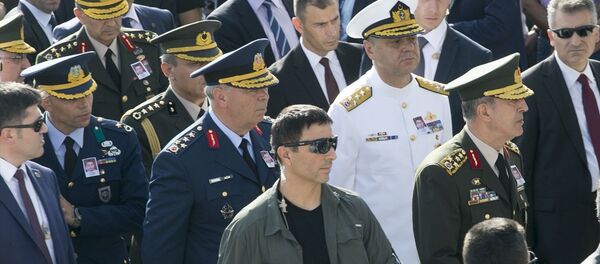 Genelkurmay Başkanı Orgeneral Hulusi Akar - Kara Kuvvetleri Komutanı Orgeneral Salih Zeki Çolak - Deniz Kuvvetleri Komutanı Oramiral Bülent Bostanoğlu - Hava Kuvvetleri Komutanı Orgeneral Abidin Ünal - Genelkurmay ikinci Başkanı Orgeneral Yaşar Güler Genelkurmay Başkanı Orgeneral Hulusi Akar - Kara Kuvvetleri Komutanı Orgeneral Salih Zeki Çolak - Deniz Kuvvetleri Komutanı Oramiral Bülent Bostanoğlu - Hava Kuvvetleri Komutanı Orgeneral Abidin Ünal - Genelkurmay ikinci Başkanı Orgeneral Yaşar Güler - Sputnik Türkiye