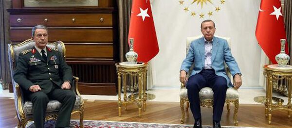 Cumhurbaşkanı Recep Tayyip Erdoğan ve Genelkurmay Başkanı Hulusi Akar - Sputnik Türkiye
