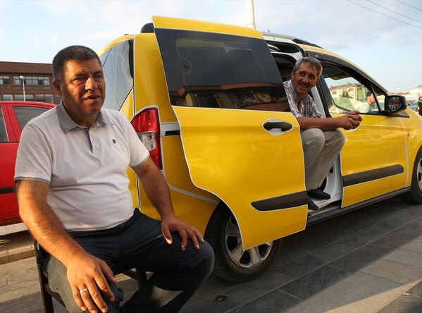 Taksicilerden polis ve askere ücretsiz ulaşım - Sputnik Türkiye