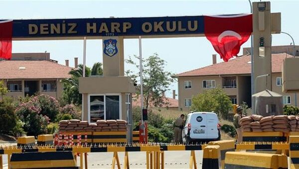 İstanbul Emniyet Müdürlüğü ekipleri, Deniz Harp Okulu Komutanlığı'nda arama başlattı. - Sputnik Türkiye