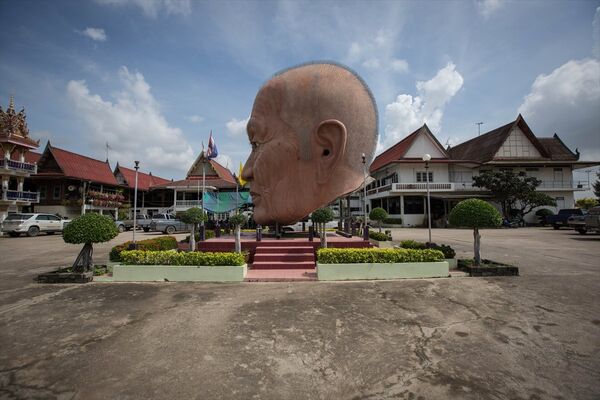 Tayland'daki Budist rahip 'Luang Pu That' heykeli - Sputnik Türkiye