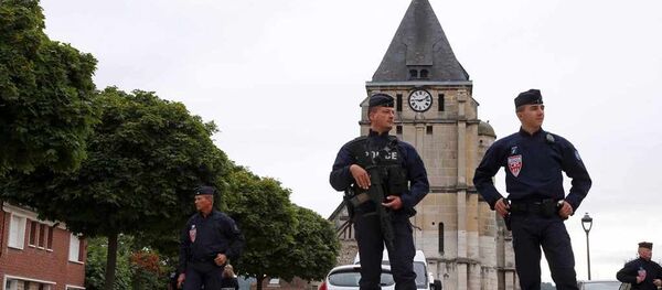 Fransa-kilise-polisler - Sputnik Türkiye